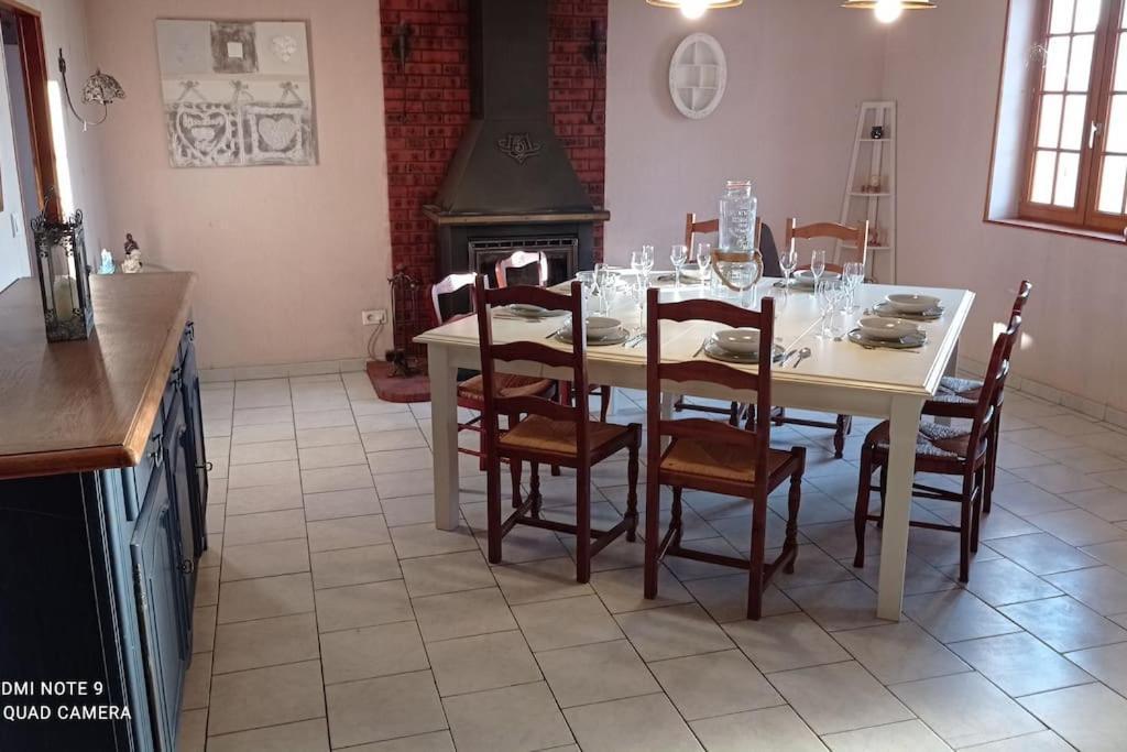 Maison De Ferme Au Calme Jusqu'A 10 Personnes Gannay-sur-Loire Екстер'єр фото